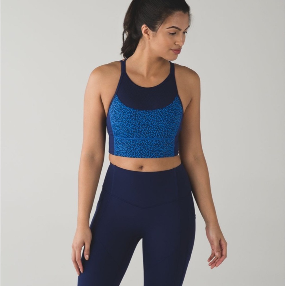 Blue Patterned High-Neck Crop Sports Top - Women's